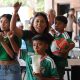 Aficionados de México observan el partido entre México y Sudáfrica este jueves, en San Diego, California (Estados Unidos). EFE/ Omar Alonso