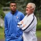 Fotografía de Thomas Padilla, en la que puede verse en una imagen del 2 de junio al seleccionador de fútbol de Francia, Didier Deschamps (d), junto al delantero Kylian Mbappé. EFE/ POOL *Prohibido su uso por MAXPPP*