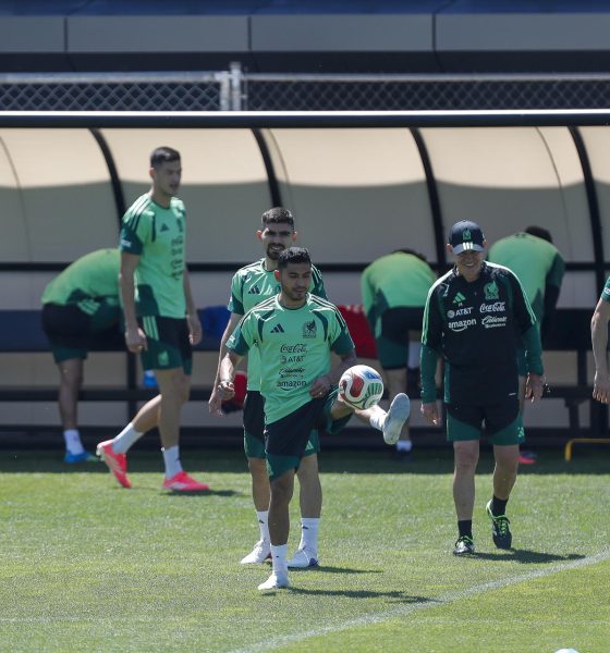 Jugadores de México entrenan este domingo en el Centro de Alto Rendimiento en Ciudad de México (México). EFE/ Isaac Esquivel
