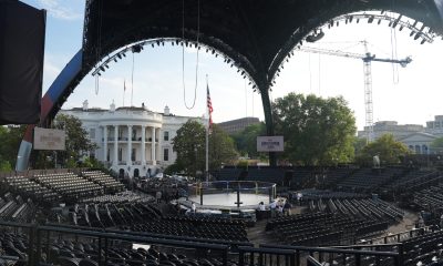 Vista general, captada el pasado 11 de junio, del ring y de una estructura metálica que lo cubre, denominada La Garra, en los jardines de la Casa Blanca, en los que se llevará a cabo una velada de artes marciales mixtas, con motivo del cumpleaños 80 del presidente Donald Trump y el inicio de las celebraciones por el aniversario 250 de la Independencia de Estados Unidos, en Washington DC (EE.UU.). EFE/Octavio Guzmán