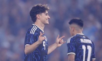Fotografía de Juan Ignacio Roncoroni, en la que puede verse en una imagen de archivo del pasado 31 de marzo a Julián Álvarez (i) de Argentina durante un partido. EFE