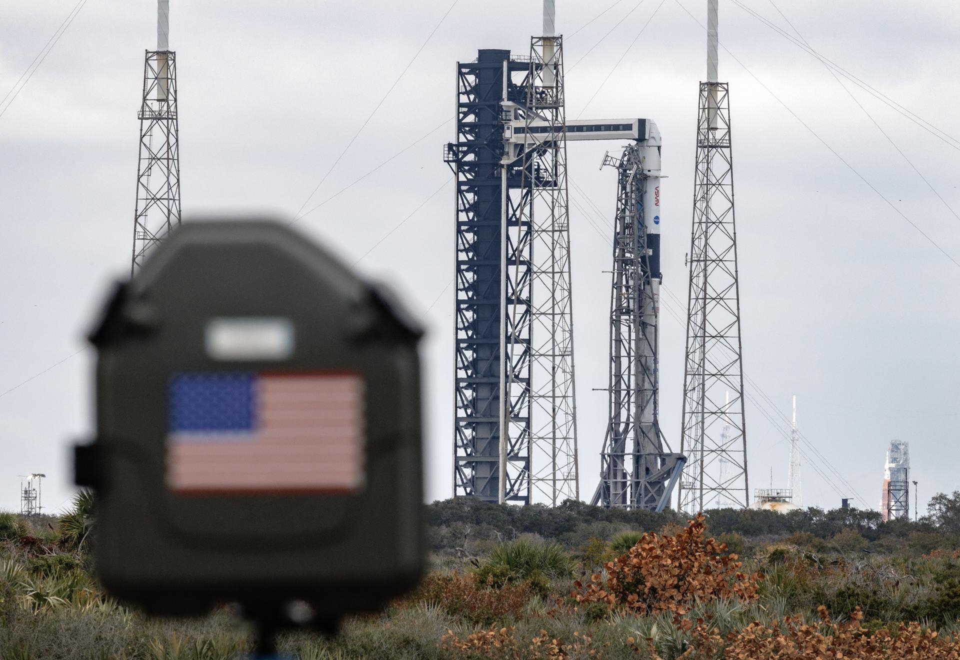 La nave espacial SpaceX Dragon, a bordo de un cohete Falcon 9 Block 5 que transportaba la misión Crew 12 de la NASA en la Estación Espacial Internacional de Cabo Cañaveral, Florida, EE. UU. EFE/EPA/CRISTOBAL HERRERA-ULASHKEVICH
