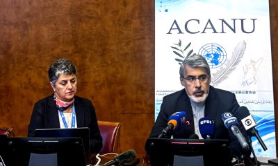 El embajador de Irán ante la ONU en Ginebra, Ali Bahreini (d), atiende a los medios este martes en el marco de las negociaciones técnicas celebradas en Suiza entre las delegaciones de Irán y Estados Unidos. EFE/ Antonio Broto