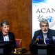 El embajador de Irán ante la ONU en Ginebra, Ali Bahreini (d), atiende a los medios este martes en el marco de las negociaciones técnicas celebradas en Suiza entre las delegaciones de Irán y Estados Unidos. EFE/ Antonio Broto