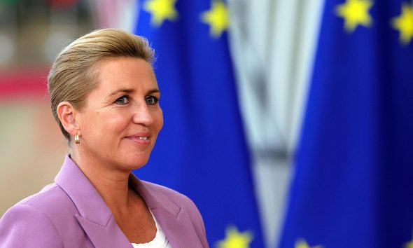 La primera ministra de Dinamarca, Mette Frederiksen, llega a la cumbre del Consejo Europeo en Bruselas, Bélgica, el 18 de junio de 2026. EFE/EPA/OLIVIER MATTHYS