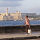 Una persona camina por una zona del Malecon en La Habana (Cuba). Imagen de archivo. EFE/ Ernesto Mastrascusa