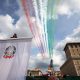 La Patrulla Acrobática del Ejército del Aire italiano Frecce Tricolori sobrevuela el Altar de la Patria durante las celebraciones por el 80 aniversario del Día de la República (Festa della Repubblica) en los Foros Imperiales de Roma, este martes 2 de junio de 2026. EFE/EPA/MASSIMO PERCOSSI