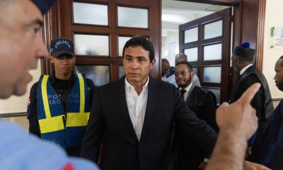 El mayor general del Ejército de República Dominicana, Adán Cáceres Silvestre (c), exjefe de seguridad del expresidente Danilo Medina (2012-2020), asiste al Palacio de Justicia, donde un tribunal emite la sentencia del juicio de fondo contra el grupo de acusados de desfalcar al Estado dominicano por más de 75 millones de dólares, en Santo Domingo (República Dominicana). EFE/Orlando Barría