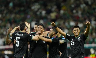 Jugadores de México celebran un gol de Luis Romo en el duelo entre México y Corea del Sur, en el estadio Akron en Guadalajara (México). EFE/ Francisco Guasco