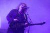 El cantante Robert Smith, de la legendaria banda británica The Cure, durante el concierto que ofrecen en la segunda jornada del festival Primavera Sound, este viernes en Barcelona. EFE/Marta Pérez
