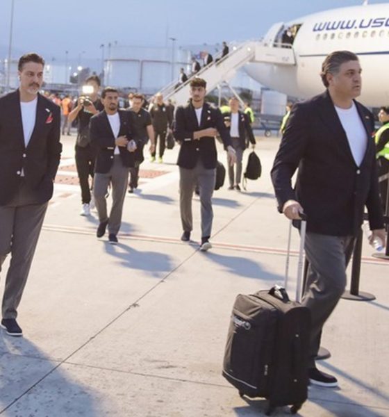 Jugadores de la selección de fútbol de Irán llegan este domingo, al Aeropuerto Internacional de Tijuana (México). EFE/ Joebeth Terríquez