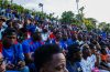 Aficionados de la selección de Haití esperan el inicio del partido contra Escocia este sábado en Puerto Príncipe (Haití). EFE/ Mentor David Lorens
