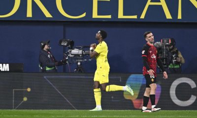 - El defensa del Villarreal Logan Costa (i) celebra tras marcar ante el Mallorca en una imagen de archivo de esta temporada. EFE/Andreu Esteban