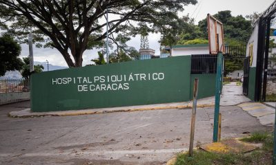 Imagen de archivo de la entrada de un edificio del Hospital Psiquiatrico de Caracas (Venezuela). EFE/ Rayner Peña R.