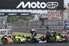 Caída multitudinaria durante la disputa de la prueba de MotoGP en el Gran Premio de Hungría, disputado este domingo en el circuito de Balaton Park (Hungría). EFE/Zsolt Czegledi *Prohibido su uso en Hungría*