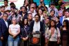 El candidato a la Presidencia de Colombia, el izquierdista Iván Cepeda (c), pronuncia un discurso luego de conocer el conteo preliminar que le da una ventaja al ultraderechista Abelardo de la Espriella en la segunda vuelta, en Bogotá (Colombia). EFE/ Carlos Ortega