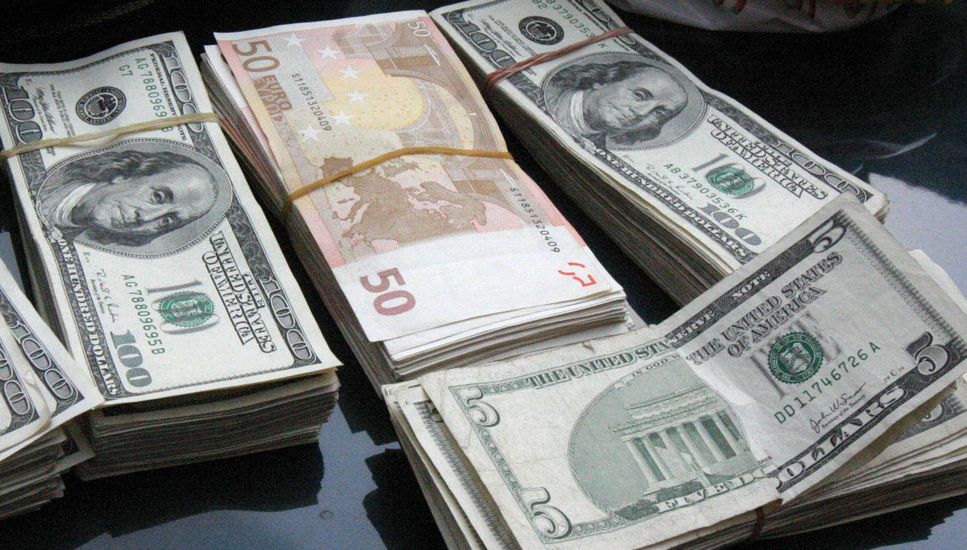 La Secretaría de Hacienda y Crédito Público (SHCP) de México anunció este martes una operación de financiamiento en los mercados internacionales por 6.300 millones de dólares, con el objetivo de recomprar deuda externa de corto plazo y reducir en un 37 % las amortizaciones programadas para los próximos tres años. Imagen de archivo. EFE/Mario Guzmán