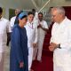 Fotografía cedida este 7 de junio por el Palacio de Miraflores en la que se captó a la presidenta encargada de Venezuela, Delcy Rodríguez (c-i), durante su visita al Instituto de Estudios Superiores Sri Sathya Sai, en Andhra Pradesh (India). EFE/Palacio de Miraflores