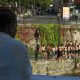 Unos jóvenes se divierten en una zona de baño de París la semana pasada. EFE/ Edgar Sapiña