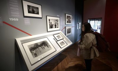 Una persona observa la exposición 'World Press Photo: El archivo' este martes, en el Museo Franz Mayer en la Ciudad de México (México). EFE/ José Méndez