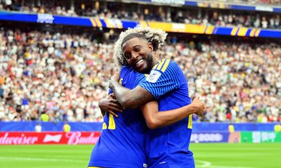 Tahith Chong de Curazao (I) y Riechedly Bazoer de Curazao celebran tras el 1-1 durante el partido de la fase de grupos de la Copa Mundial de la FIFA 2026. EFE/EPA/SAM WASSON