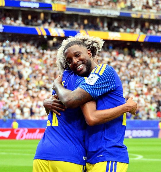 Tahith Chong de Curazao (I) y Riechedly Bazoer de Curazao celebran tras el 1-1 durante el partido de la fase de grupos de la Copa Mundial de la FIFA 2026. EFE/EPA/SAM WASSON