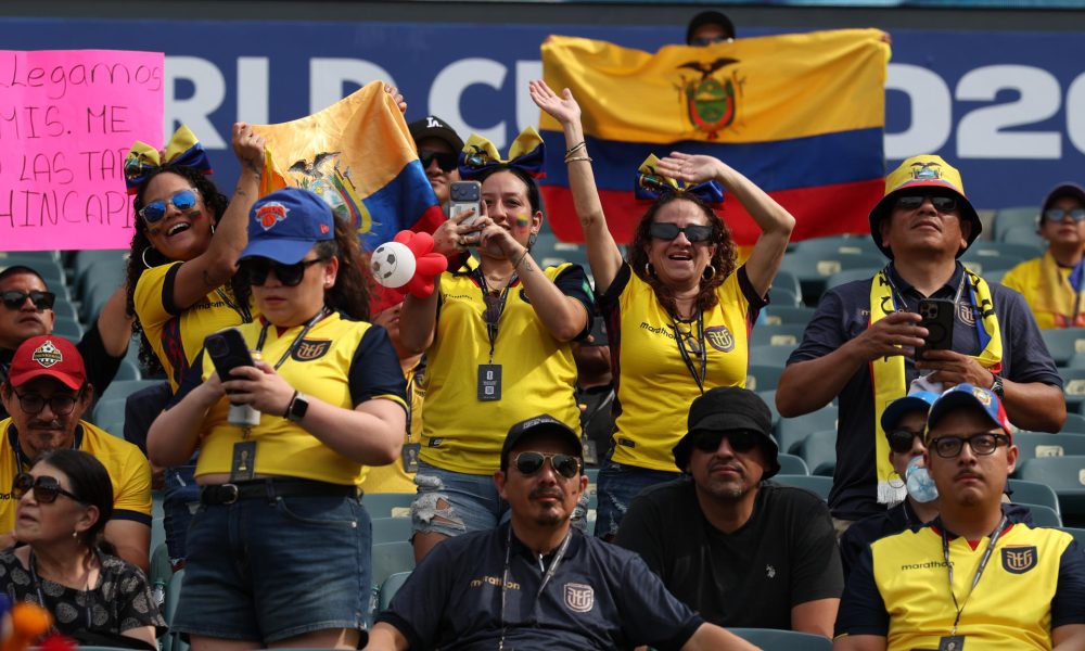 Los hinchas de la selección de Ecuador en Filadelfia, antes del partido ante Costa de Marfil en el Mundial 2026. EFE/Sebastiao Moreira
