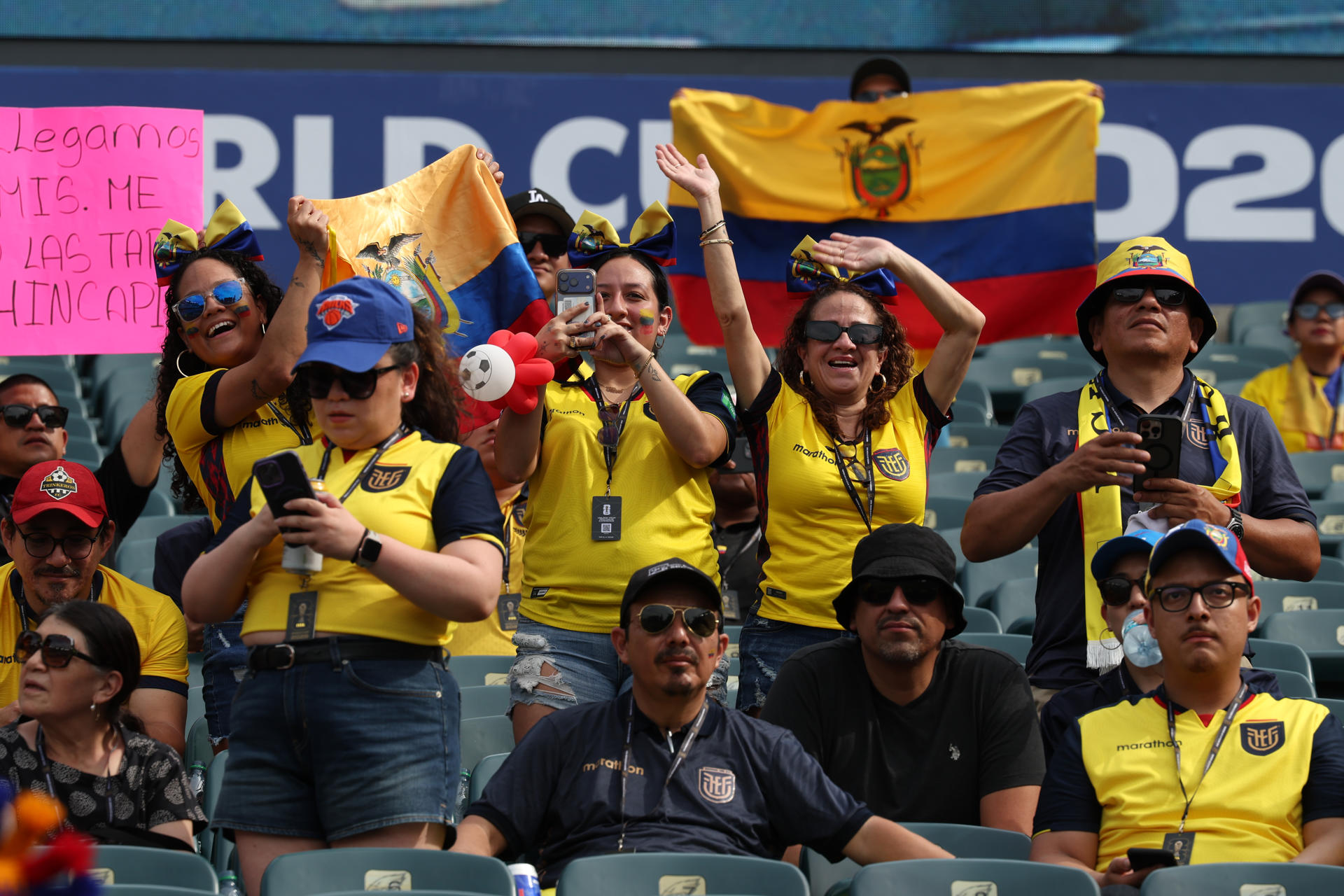 Los hinchas de la selección de Ecuador en Filadelfia, antes del partido ante Costa de Marfil en el Mundial 2026. EFE/Sebastiao Moreira