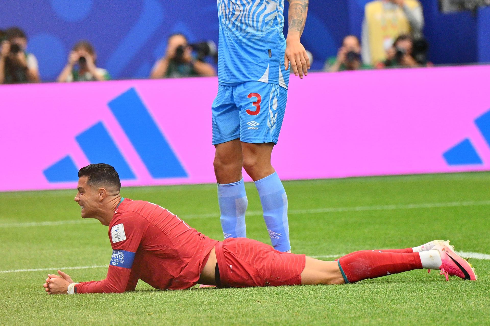 Cristiano Ronald odurante el partido del Grupo K del Mundial 2026 que disputan las selecciones nacionales de Portugal y República Democrática del Congo este miércoles, en el Estadio Houston (Texas). EFE/EPA/SAM WASSON