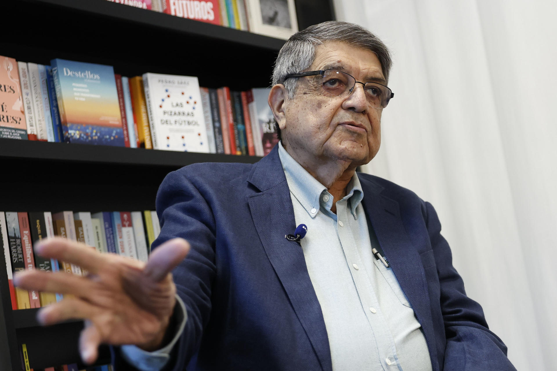 Sergio Ramírez, en una entrevista con EFE en Madrid al hilo de su nueva novela 'La madición de Ramfis', editada por Alfaguara. EFE/Chema Moya