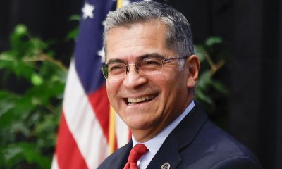 Fotografía de archivo del 8 de diciembre de 2025 que muestra al exsecretario de Salud del Gobierno de Joe Biden, Xavier Becerra, reacciona durante una rueda de prensa en Los Ángeles (EE.UU.). EFE/ Caroline Brehman