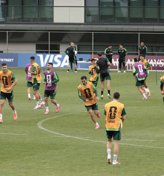 Jugadores de México entrenan este miércoles, en el Centro de Alto Rendimiento de la Federación Mexicana de Fútbol en Ciudad de México (México). EFE/ José Méndez