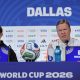 El seleccionador de los Países Bajos, Ronald Koeman (d), junto al jugador Frenkie de Jong, participan en una rueda de prensa en Dallas (EE.UU.). EFE/Sebastián Mariscal