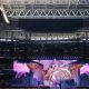 La cantante y compositora estadounidense Taylor Swift durante un concierto en el Bernabéu de Madrid. EFE/JUANJO MARTÍN