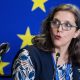 Fotografía cedida por la Misión de Observación Electoral de la Unión Europea (UE) de la jefa de la misión electoral, Annalisa Corrado, hablando en una rueda de prensa este martes, en Lima (Perú). EFE/ Observación Electoral UE