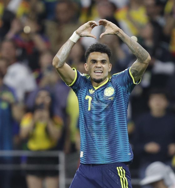 Luis Díaz de Colombia celebra un gol este miércoles, en un partido del grupo K del Mundial de la FIFA 2026 entre Uzbekistán y Colombia, en el estadio Azteca en Ciudad de México (México). EFE/ Isaac Esquivel