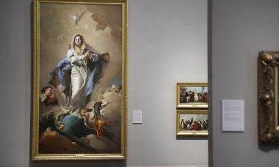 La Inmaculada Concepción, quien en el cuadro de Giambattista Tiepolo (1696-1770) aparece sobre la bola del mundo y pisando a una serpiente de rostro aterrador, representación del mal. EFE/ Maria Aguilella Pardo