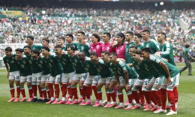 Jugadores de México forman este jueves, durante un partido del grupo A del Mundial de la FIFA 2026 entre México y Sudáfrica en el estadio Azteca de Ciudad de México (México). EFE/ Sashenka Gutiérrez