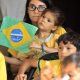 Un grupo de personas fue captado este 13 de junio al observar el partido del Mundial FIFA 2026 entre Brasil y Marruecos, en el centro cultural Fábrica de Arte Cubano (FAC), en La Habana (Cuba). EFE/Ernesto Mastrascusa
