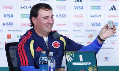 El seleccionador de Colombia, Néstor Lorenzo, reacciona en una rueda de prensa este martes en Ciudad de México. EFE/ Sashenka Gutiérrez