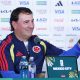 El seleccionador de Colombia, Néstor Lorenzo, reacciona en una rueda de prensa este martes en Ciudad de México. EFE/ Sashenka Gutiérrez