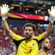 El portero Vozinha y la selección de Cabo Verde salen este domingo en busca de otra exhibición en el Mundial, esta vez ante una selección de Uruguay que necesita despejar dudas. EFE/Lavandeira Jr