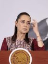 La presidenta de México Claudia Shainbaum, habla durante una conferencia de prensa este lunes en el Palacio Nacional de Ciudad de México (México). EFE/José Méndez
