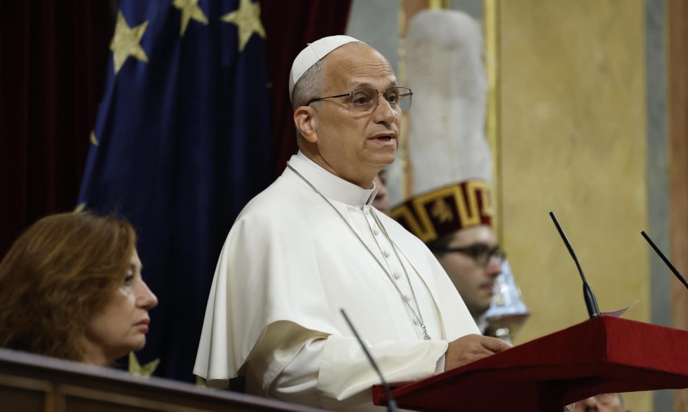 El papa León XIV pronuncia este lunes en el Congreso de los Diputados español un esperado e histórico discurso durante su visita a España. EFE/Chema Moya