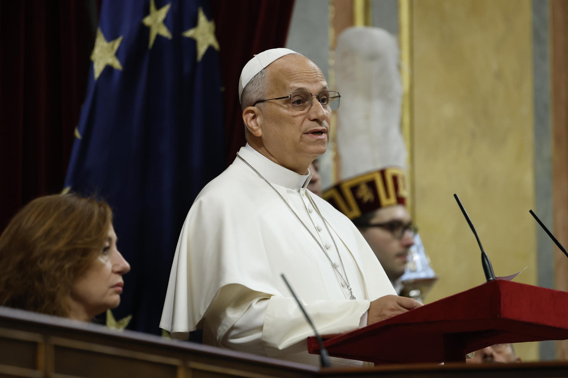 El papa León XIV pronuncia este lunes en el Congreso de los Diputados español un esperado e histórico discurso durante su visita a España. EFE/Chema Moya