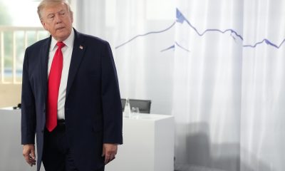 El presidente estadounidense, Donald Trump, espera el inicio de una sesión de trabajo en la cumbre del G7 en Évian, Francia, el 16 de junio de 2026. EFE/EPA/THIBAULT CAMUS / POOL MAXPPP OUT