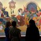 Personas observan obras del artista Abram Champanier en la exposición 'Another Wonderland' (Otro País de las Maravillas) este martes, en el Museo de la Ciudad de Nueva York (Estados Unidos). EFE/ Alicia Sánchez