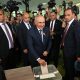EREVÁN (ARMENIA), 07/06/2026.- El primer ministro armenio, Nikol Pashinián, vota este domingo en las elecciones parlamentarias tras lo que descartó una posible expulsión del país caucásico de la Unión Económica Eurasiática (UEE) liderada por Rusia. "Armenia no puede ser privada del estatus de miembro de la UEE. Todas las decisiones se toman por consenso. Armenia tiene derecho de veto, al igual que otros países", señaló a la prensa. EFE/ Hayk Manukyan Armenpress SOLO USO EDITORIAL SOLO DISPONIBLE PARA ILUSTRAR LA NOTICIA QUE ACOMPAÑA (CRÉDITO OBLIGATORIO)