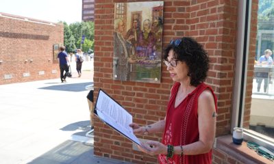 Fotografía del 8 de junio de 2026 de Heidi, quien hace parte de un grupo de voluntarios que ofrece información sobre las personas esclavizadas en la antigua residencia presidencial de George Washington, en Filadelfia (Estados Unidos). "No debemos dejar que se borre la historia, porque hace 250 años los padres fundadores iniciaron una promesa de país que tenemos que completar", señaló Heidi. EFE/ Octavio Guzmán