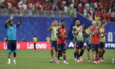 Los jugadores de la selección española (i-d) Lamine Yamal, Mikel Oyarzábal, Nico Williams y Dani Olmo, al final del partido del Mundial 2026 entre España y Arabia Saudí, con victoria 4-0 en Atlanta. EFE/Lavandeira Jr